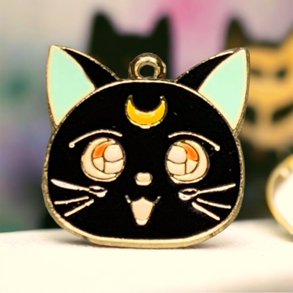 ๐ SAILOR MOON Artemis & Luna charms 1โ x 1โ - Picture 3 of 4